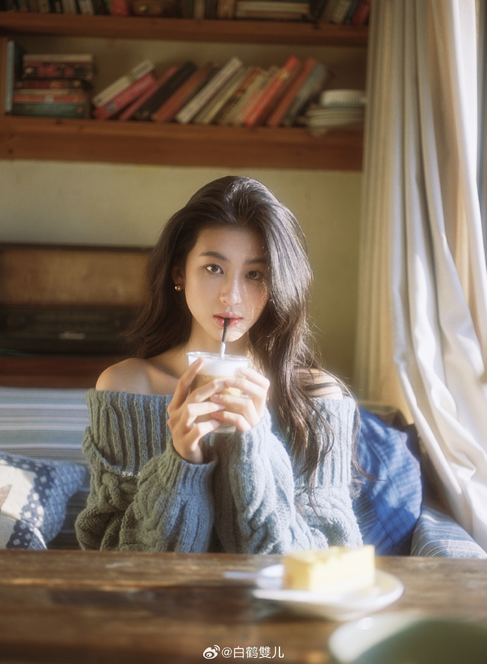 阳光☀️洒满咖啡厅 摄影：白鹤雙儿 ## ​ 预览 1