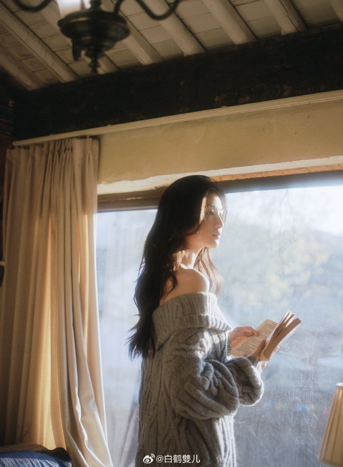 阳光☀️洒满咖啡厅 摄影：白鹤雙儿 ## ​ 预览 3