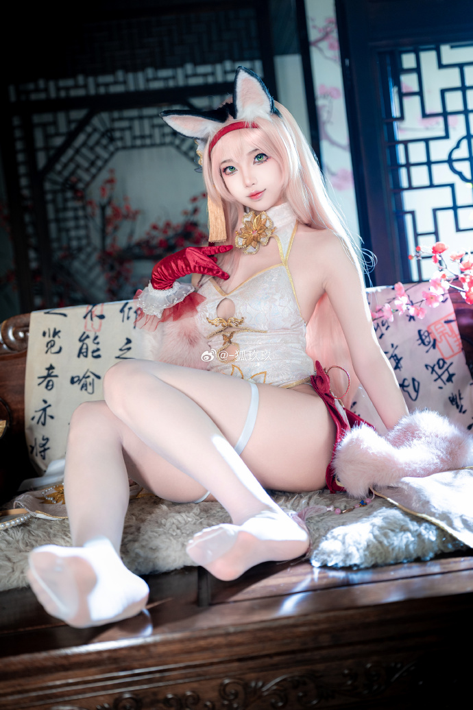【碧蓝航线】花月「春意．月华盎然」旗袍cos“春节期间要摆在指挥室的花•要选哪一