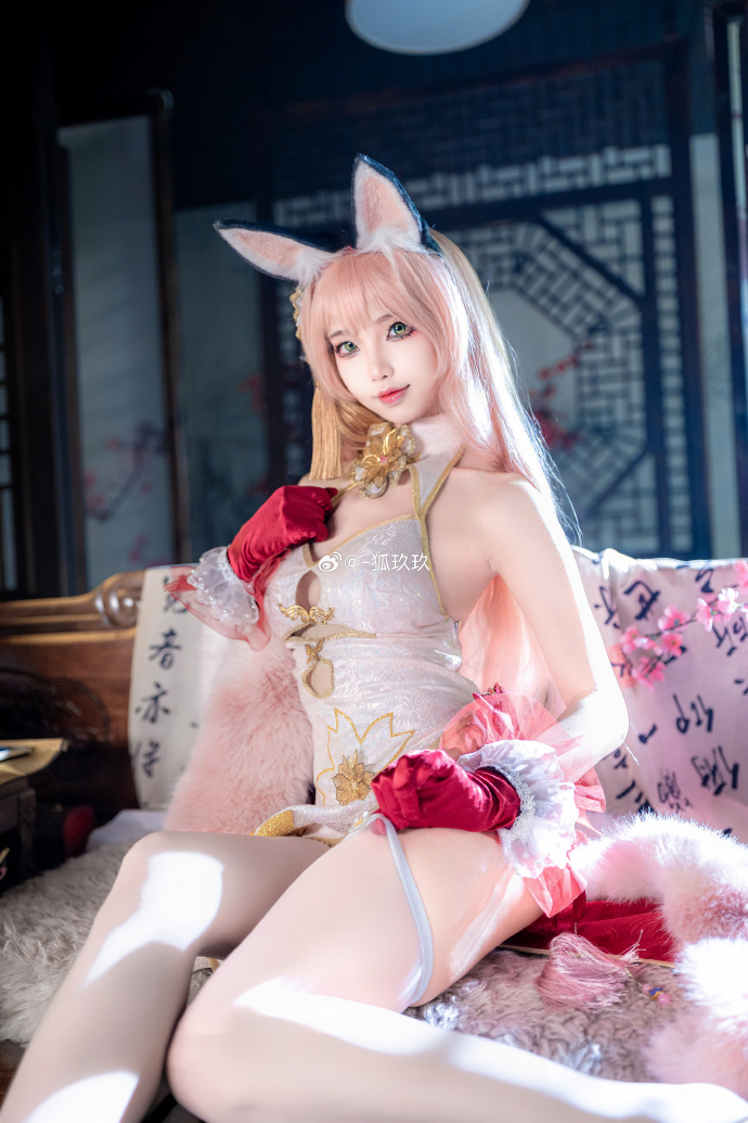 【碧蓝航线】花月「春意．月华盎然」旗袍cos“春节期间要摆在指挥室的花•要选哪一 预览 2