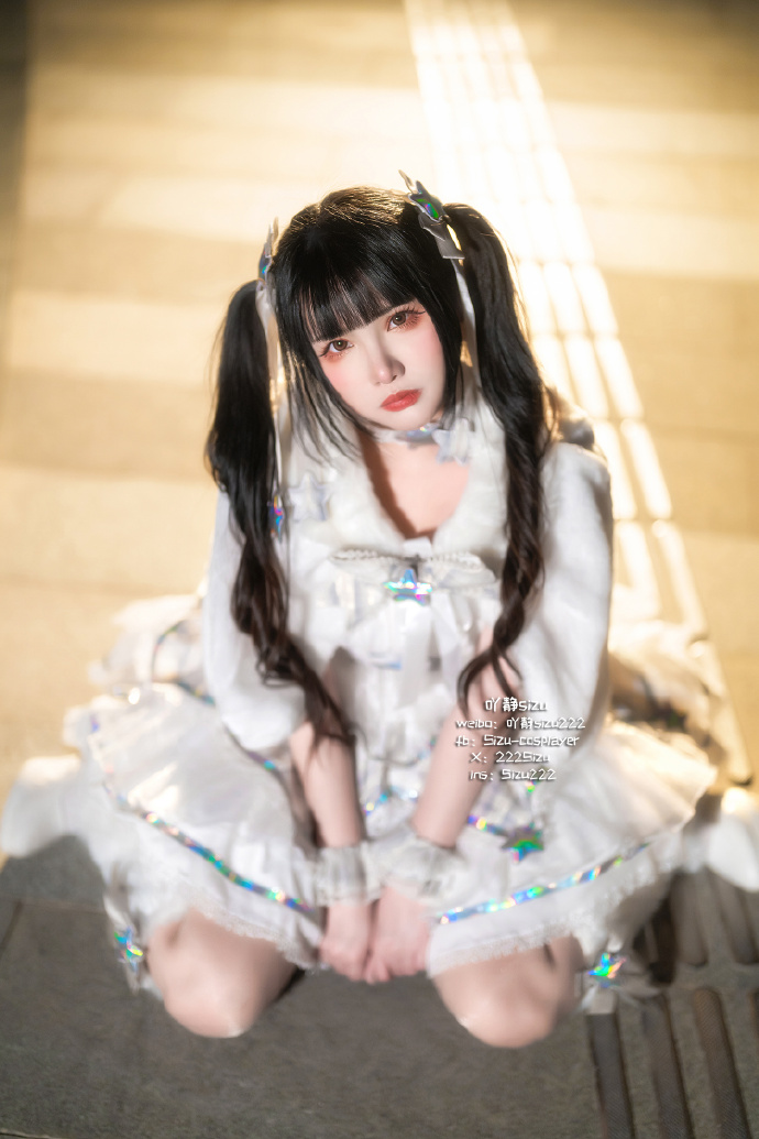 ## ❄️ 冬夜慢慢 ✨星光点点 🌟出镜：吖静sizu📷：@C-桃子 卷🌸揪2位 预览 1