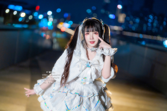 ## ❄️ 冬夜慢慢 ✨星光点点 🌟出镜：吖静sizu📷：@C-桃子 卷🌸揪2位 预览 3