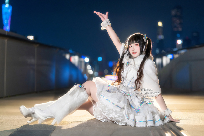 ## ❄️ 冬夜慢慢 ✨星光点点 🌟出镜：吖静sizu📷：@C-桃子 卷🌸揪2位 预览 4