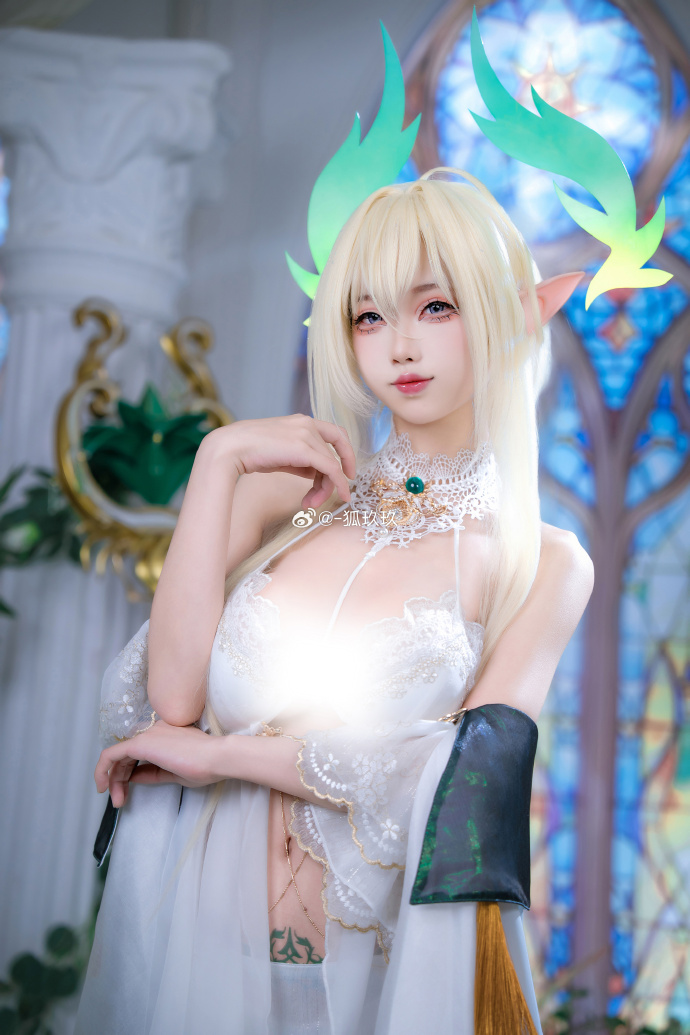 【碧蓝航线】金狮cos“我是郁金王国的金狮，藤蔓来于自然，魔法来自于光。指挥官你