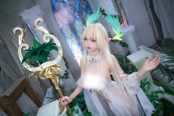 【碧蓝航线】金狮cos“我是郁金王国的金狮，藤蔓来于自然，魔法来自于光。指挥官你 预览 3