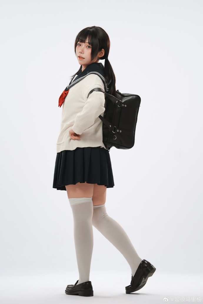小柚Yuziki超话## jk写真｜喂！走得太慢的话就只能跟在我屁股后面了哦𛰙 预览 6