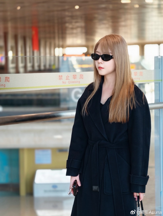 回程的时候随手拍了几张站姐风写真Cosplay女明星 ​ 预览 2