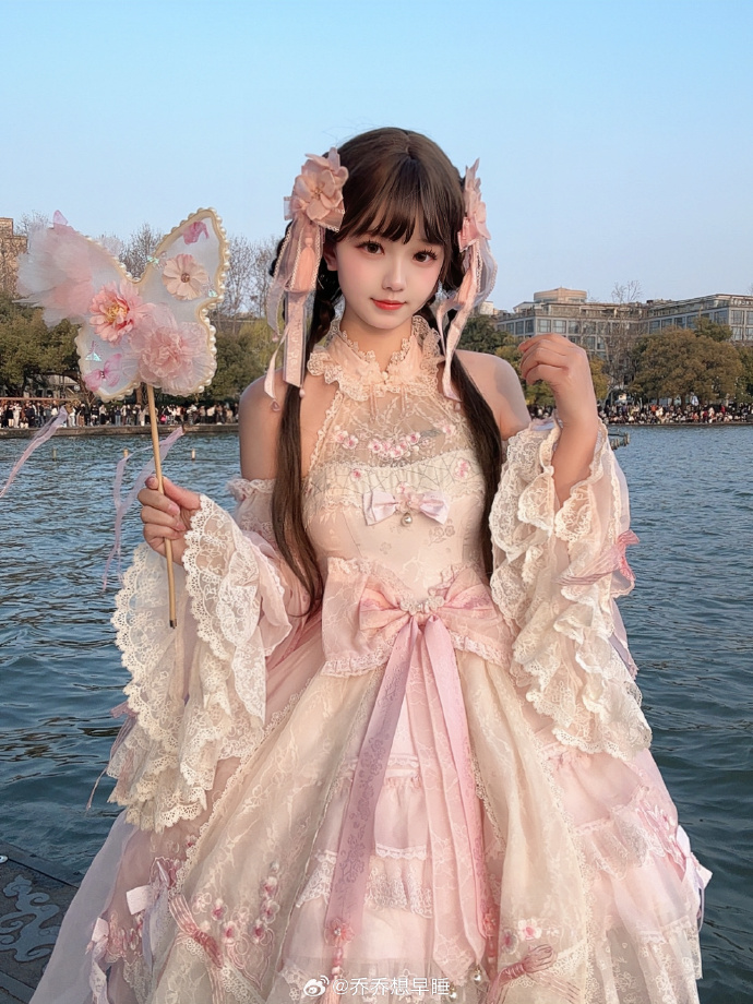 正是江南好风景落花时节又逢君 ​ 预览 1