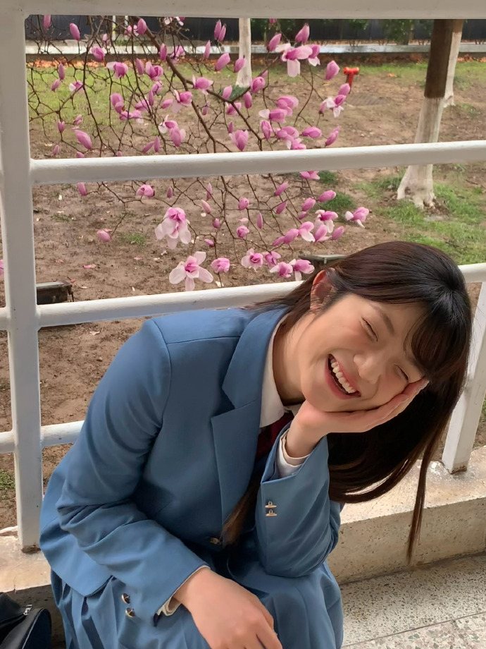 今天又去拍花了，穿上jk制服 回想起去年也是这个时候，不过今年反倒觉得这身不符合 预览 5