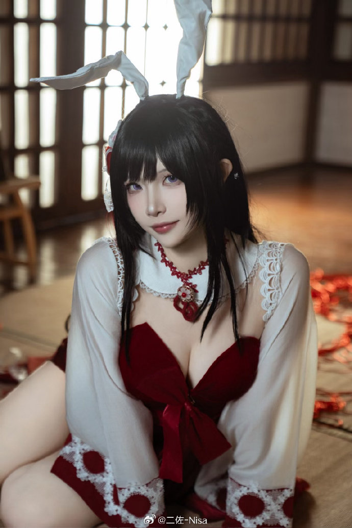 # "啊，是指挥官大人，您比我预想中来得还要早呢。嗯……不过，能穿上这身特制的、