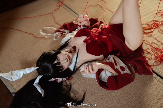 # "啊，是指挥官大人，您比我预想中来得还要早呢。嗯……不过，能穿上这身特制的、 预览 5