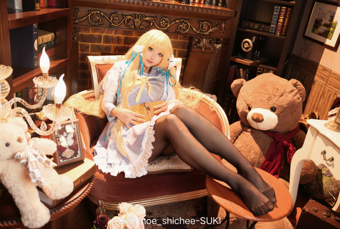 cosplay超话## “今晚的月色……刚刚好呢。”琉璃也是因为寂寞，才来到这 预览 5