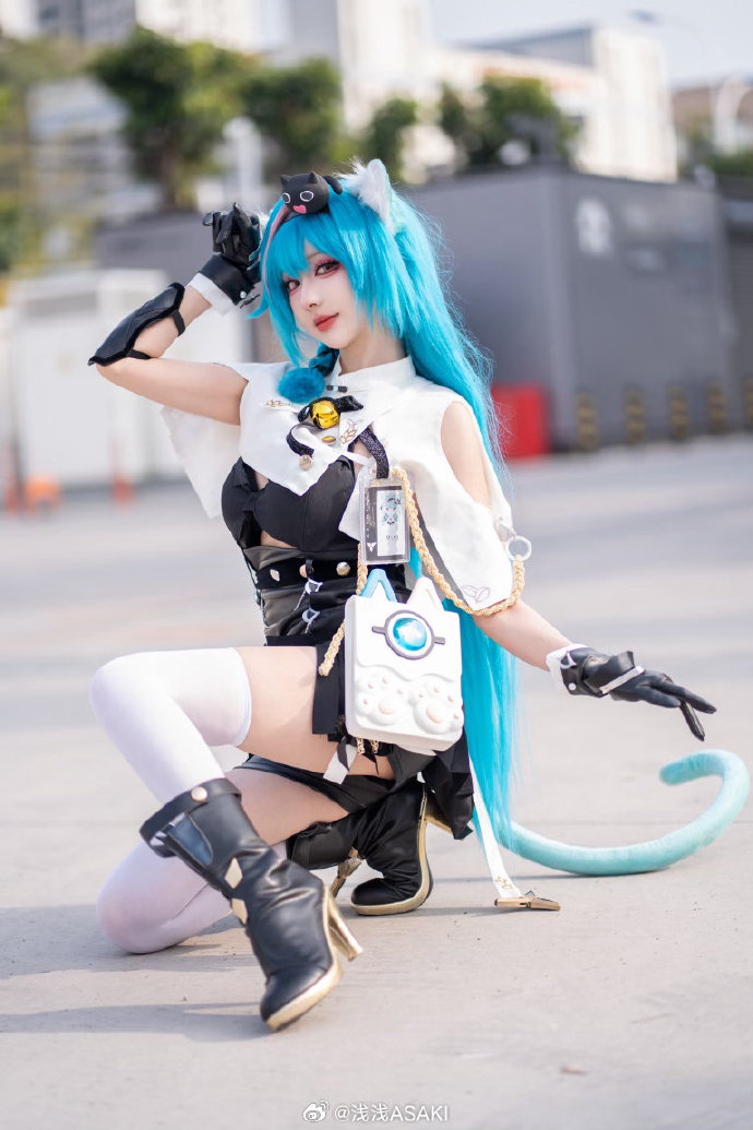 异环，启动出镜浅浅ASAKI超话 拍摄@木只木圭 ###### ​ 预览 4