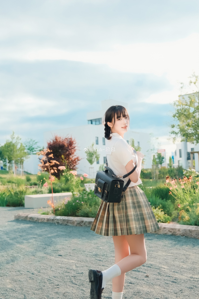 好久不JK了💚📷@小菜菜籽w all ↓ Yuli暮暮超话### ​ 预览 3