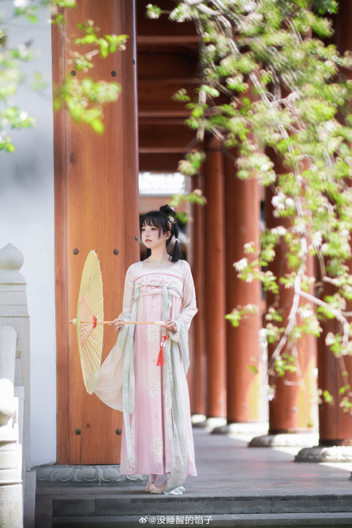 「水天清话，院静人销夏」立夏汉服超话### ​