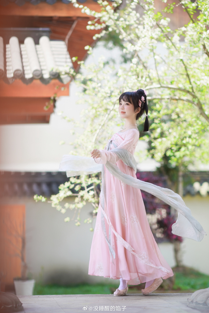 「水天清话，院静人销夏」立夏汉服超话### ​ 预览 5