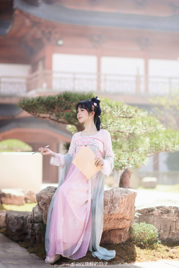 「水天清话，院静人销夏」立夏汉服超话### ​ 预览 6