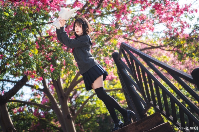 ### 出镜：@挽希- 📷：我去年年底去拍的异木棉jk！ ​ 预览 5