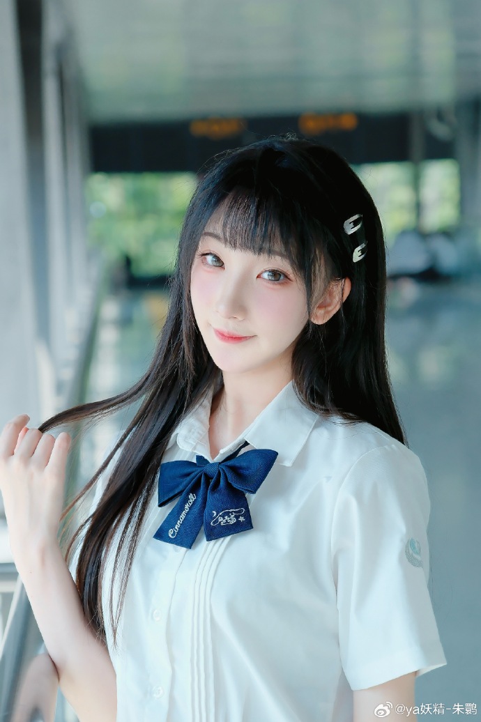 ya妖精超话## —— 花と水飴，最終電車——📷:poppy久违的拍了jk制服 预览 5