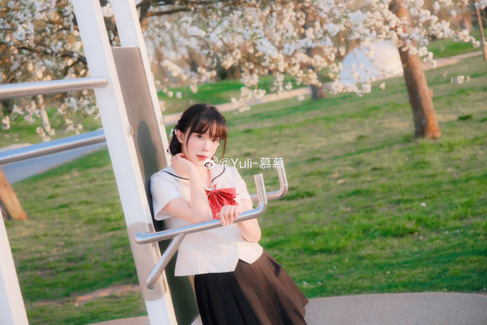 和我约会吧。📷@小菜菜籽w # ​ 预览 4