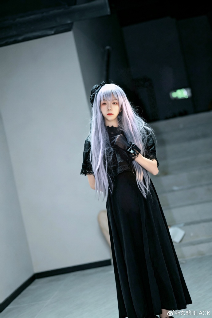 是独一无二的顶点”武邦O2.0 湊 友希那Cos正片-自设黑色lolita👗衣服
