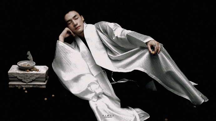 此沙超话 . # 20210902Mini时尚芭莎九月刊X此沙：华夏千年·汉服 预览 4