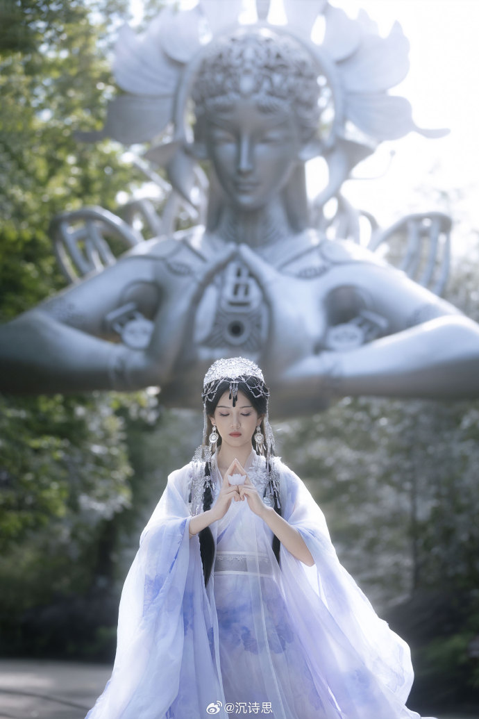 紫纱栖仙骨，一念渡尘缘。摄影/后期：@沉诗思 出镜：芝芝琪拍摄地：柳州### 2 预览 1