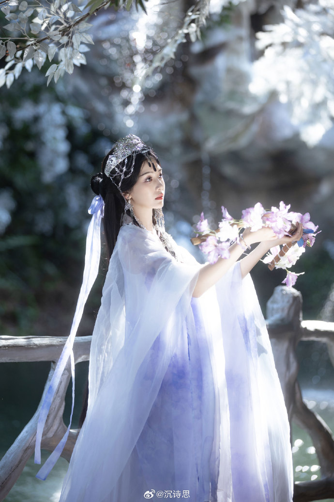 紫纱栖仙骨，一念渡尘缘。摄影/后期：@沉诗思 出镜：芝芝琪拍摄地：柳州### 2 预览 5