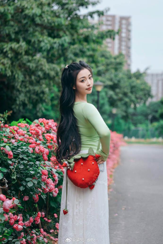 马上暑假了# ## ​ 预览 1