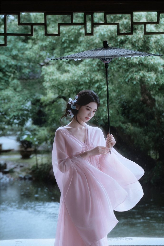 摄影超话#### 烟雨蒙蒙摄影 ：IMAGE ​​​ 预览 1