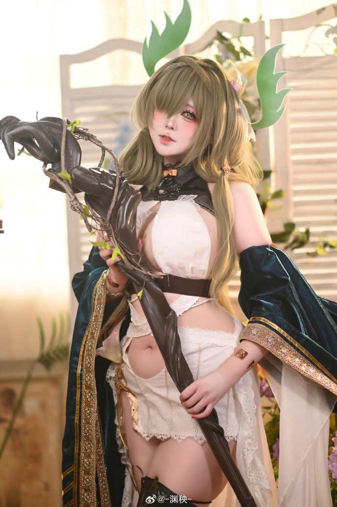 二次元cos大赏超话# # 🍀七省cos🍀🍀出镜：-渊秧-🍀摄影：@游雾化HU 预览 2