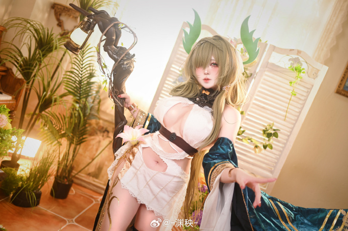 二次元cos大赏超话# # 🍀七省cos🍀🍀出镜：-渊秧-🍀摄影：@游雾化HU 预览 3