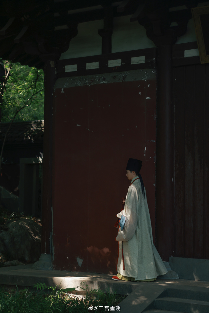 光影如金屑，轻洒在肩汉服超话 ​ 预览 2