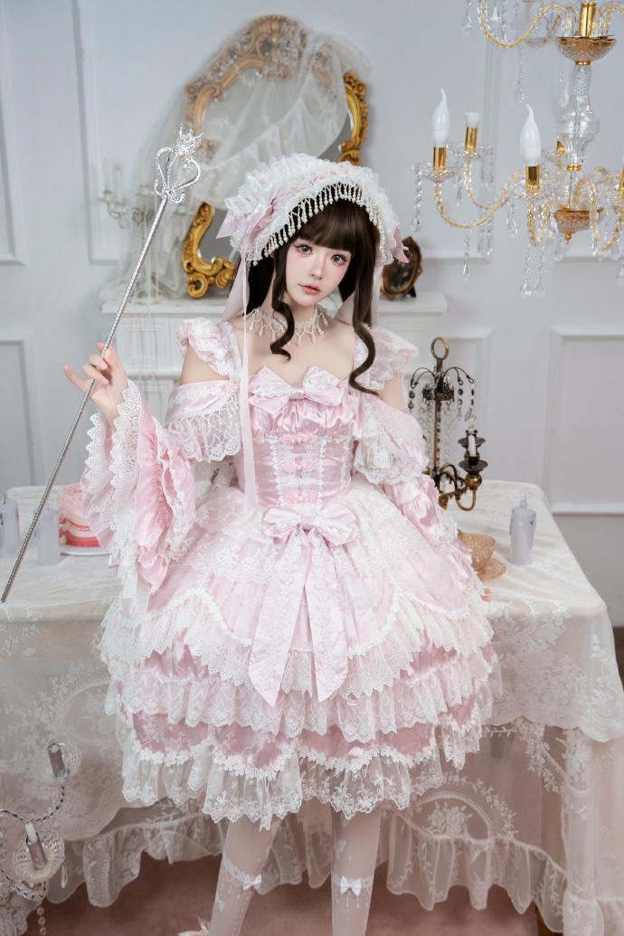 LOLITA超话 和你相比的话 宇宙很一般啊(-`ω´-｡）### ​ 预览 1