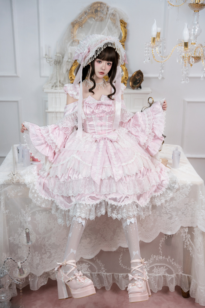 LOLITA超话 和你相比的话 宇宙很一般啊(-`ω´-｡）### ​ 预览 2