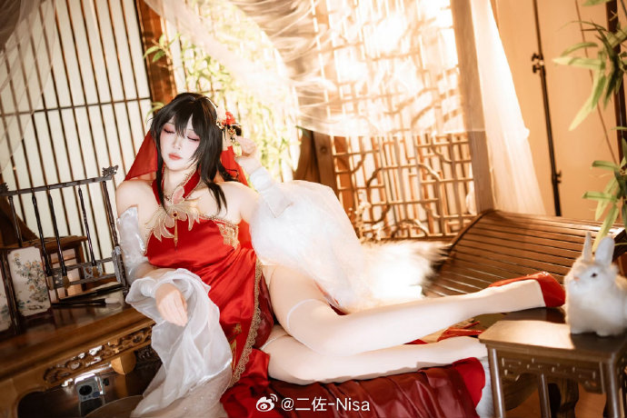 ## 既已掀开红纱，就该陪我饮下这杯合卺酒。今日的时光……就全都依你了，这样如何 预览 4