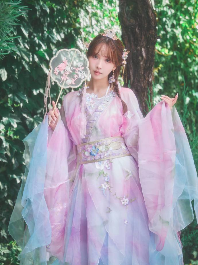 嗯，这汉服……就很优雅# ​ 预览 1