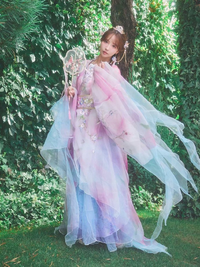 嗯，这汉服……就很优雅# ​ 预览 6