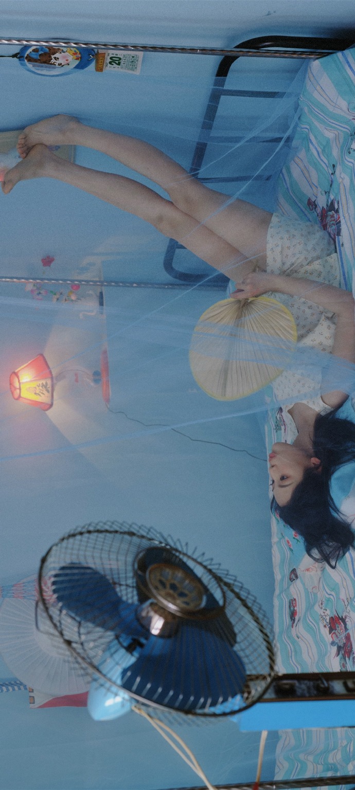 杨超越私服：锦鲤妹妹好温柔。剧版《喜剧之王》空降定档10月6日爱奇艺上线，她演的 预览 4