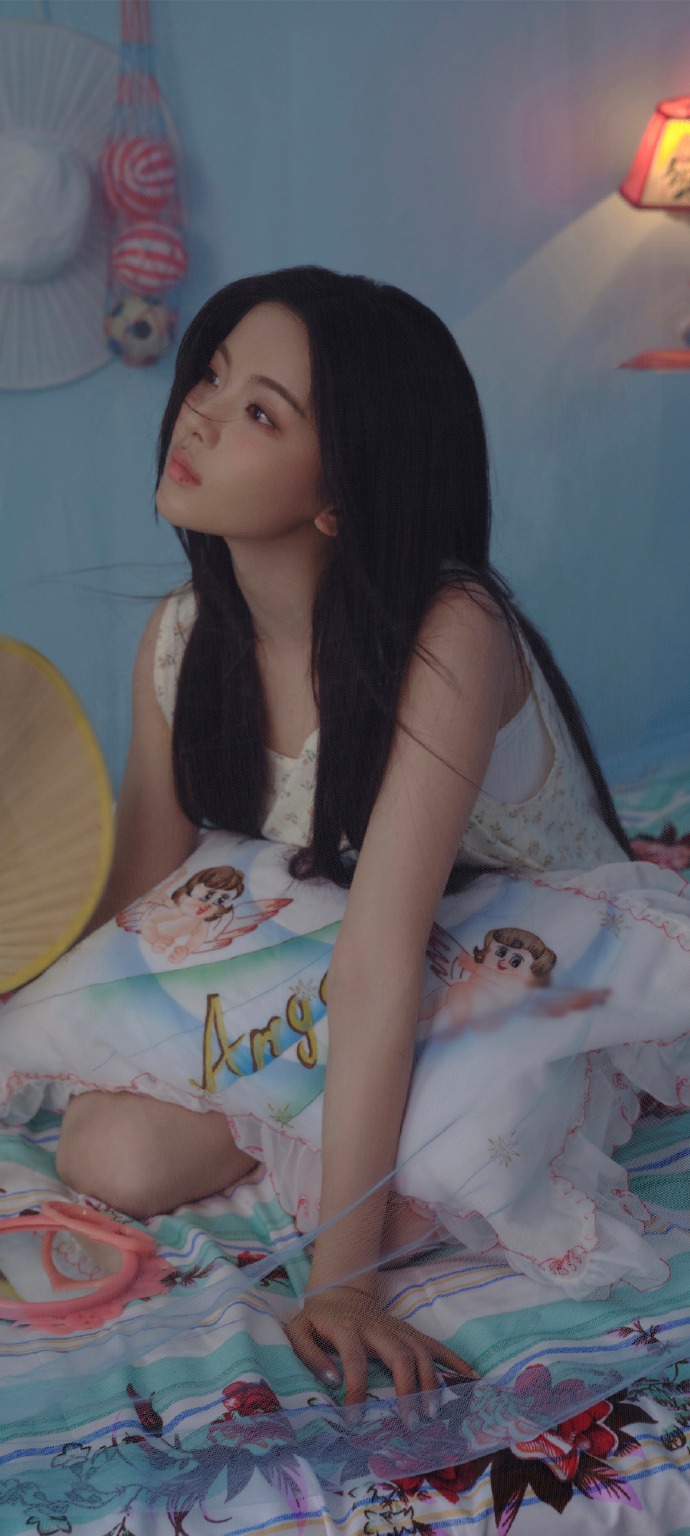 杨超越私服：锦鲤妹妹好温柔。剧版《喜剧之王》空降定档10月6日爱奇艺上线，她演的 预览 6