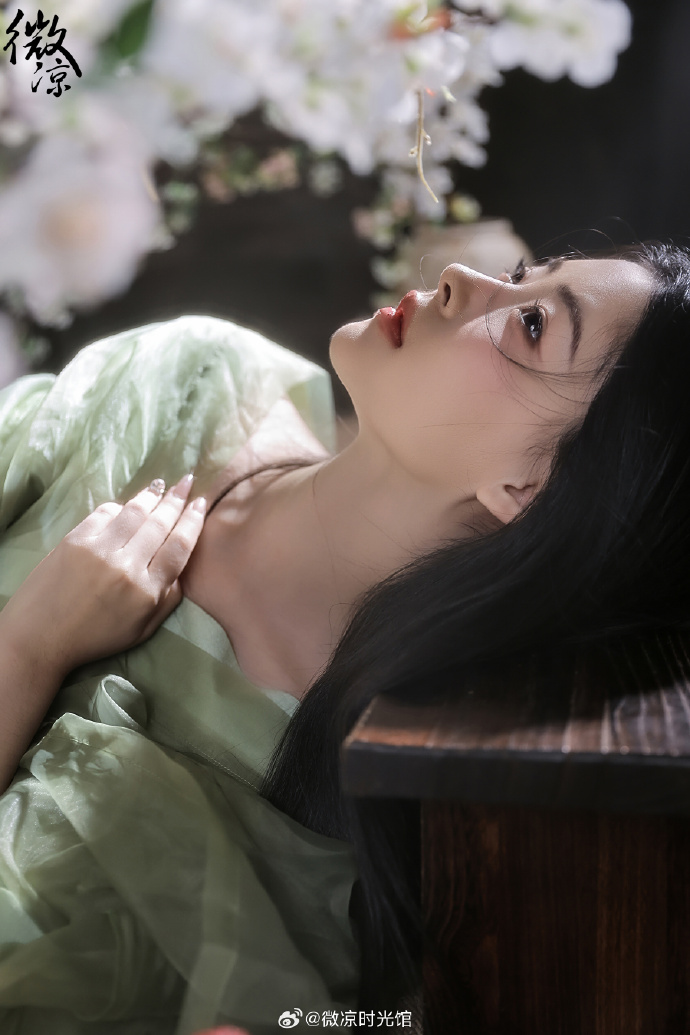 # “你的眉眼 如清风明月🍃” ​ 预览 1