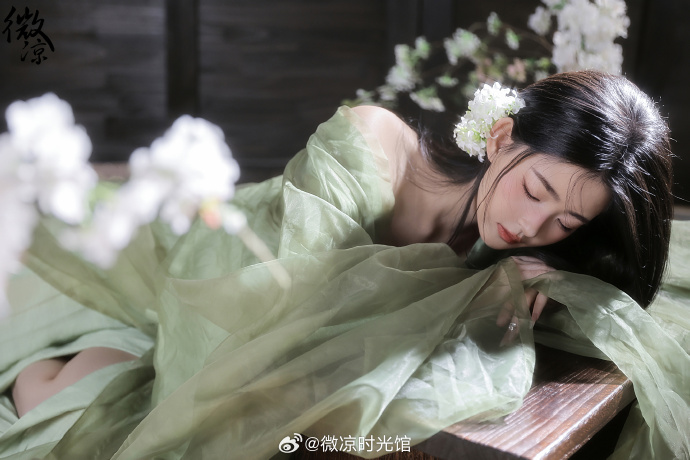 # “你的眉眼 如清风明月🍃” ​ 预览 4