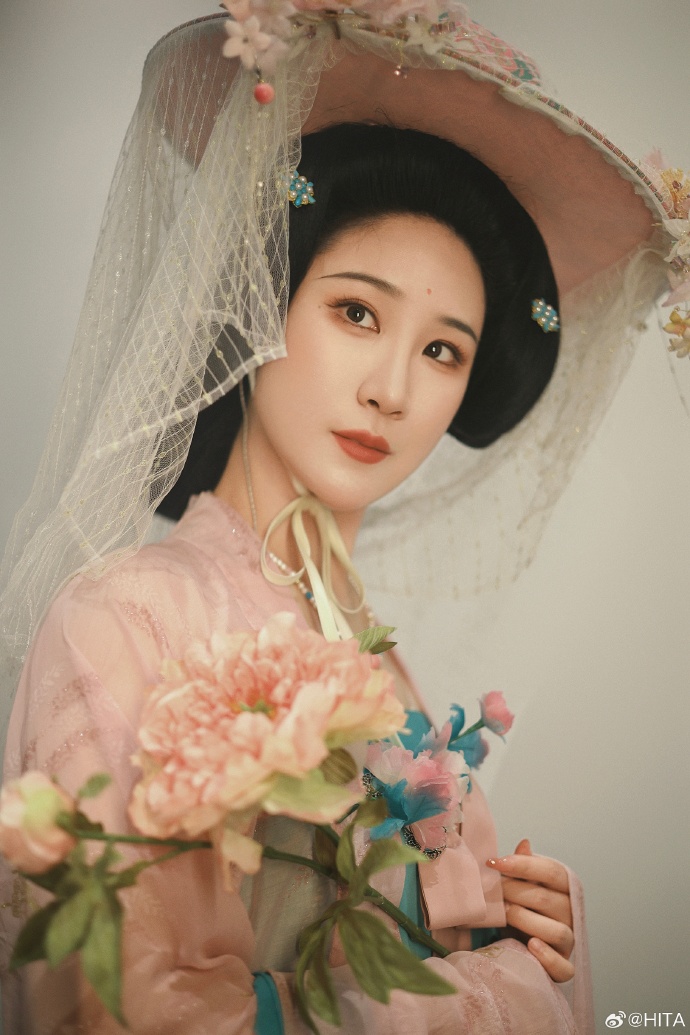 hita超话 国风起时2.0第二套look定妆照来咯妆造 by 莫Mophot 预览 3