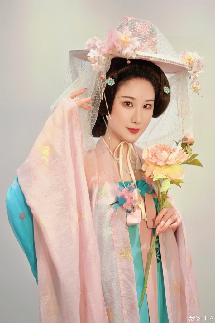 hita超话 国风起时2.0第二套look定妆照来咯妆造 by 莫Mophot 预览 5