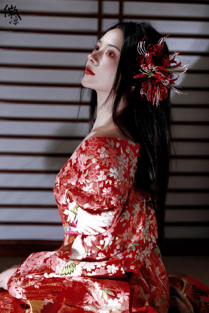 # 她是一株血色里的曼珠沙华🥀 ​ 预览 1
