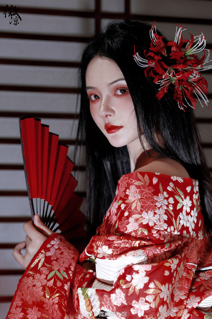 # 她是一株血色里的曼珠沙华🥀 ​ 预览 3